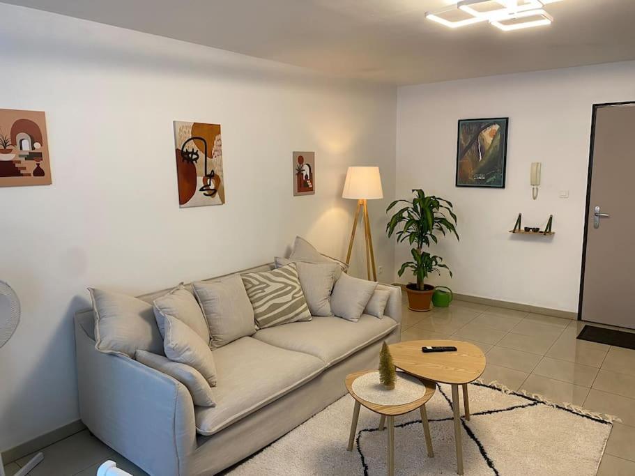 F2 St Denis Jardin D'Etat Apartment Saint-Denis Ngoại thất bức ảnh